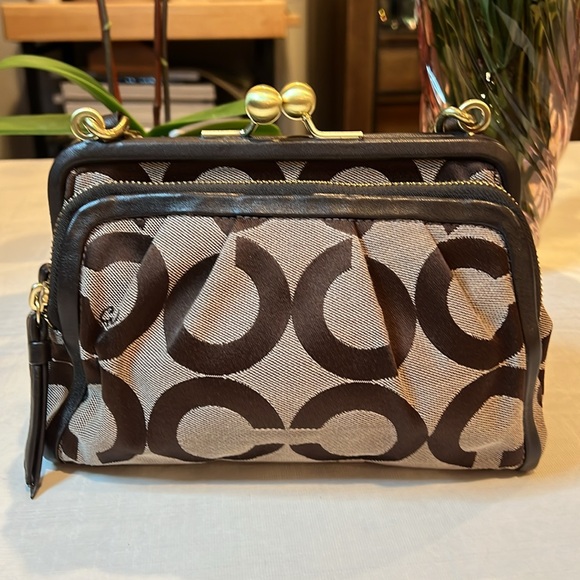 COACH PARKER OP ART KISS LOCK RARE EUC BAG - Picture 2 of 16
